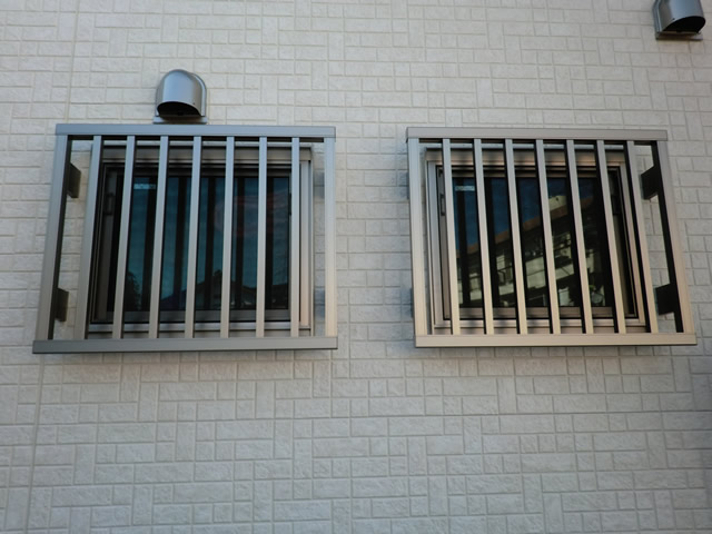窓の防犯対策　ＣＰ認定品　高強度面格子取付工事　名古屋市